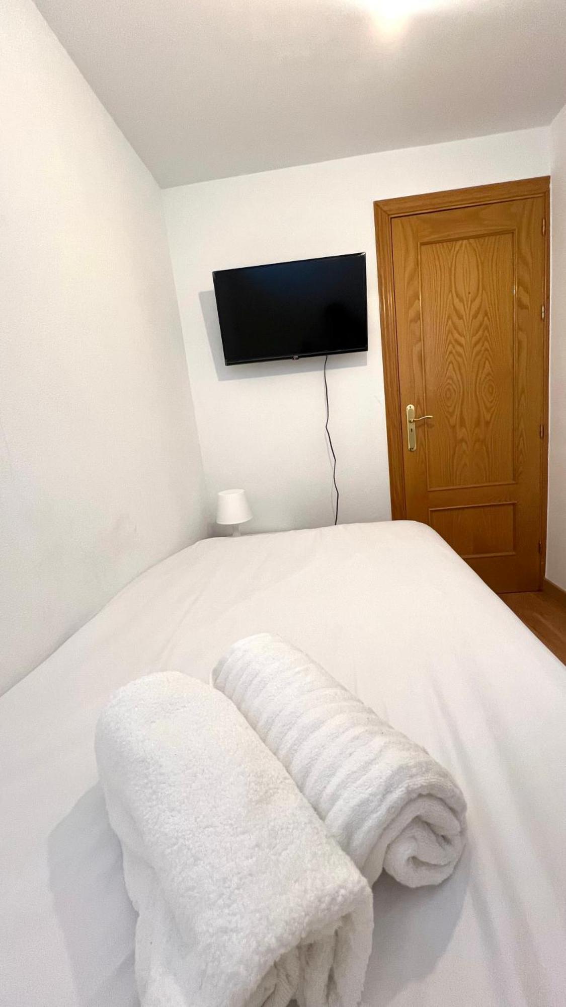 Habitacion Fuencarral Centro Madrid Hotel Luaran gambar